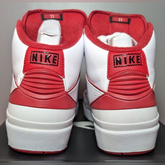 Size 9 - Jordan 2 Retro Chicago Home - Picture 3 of 8